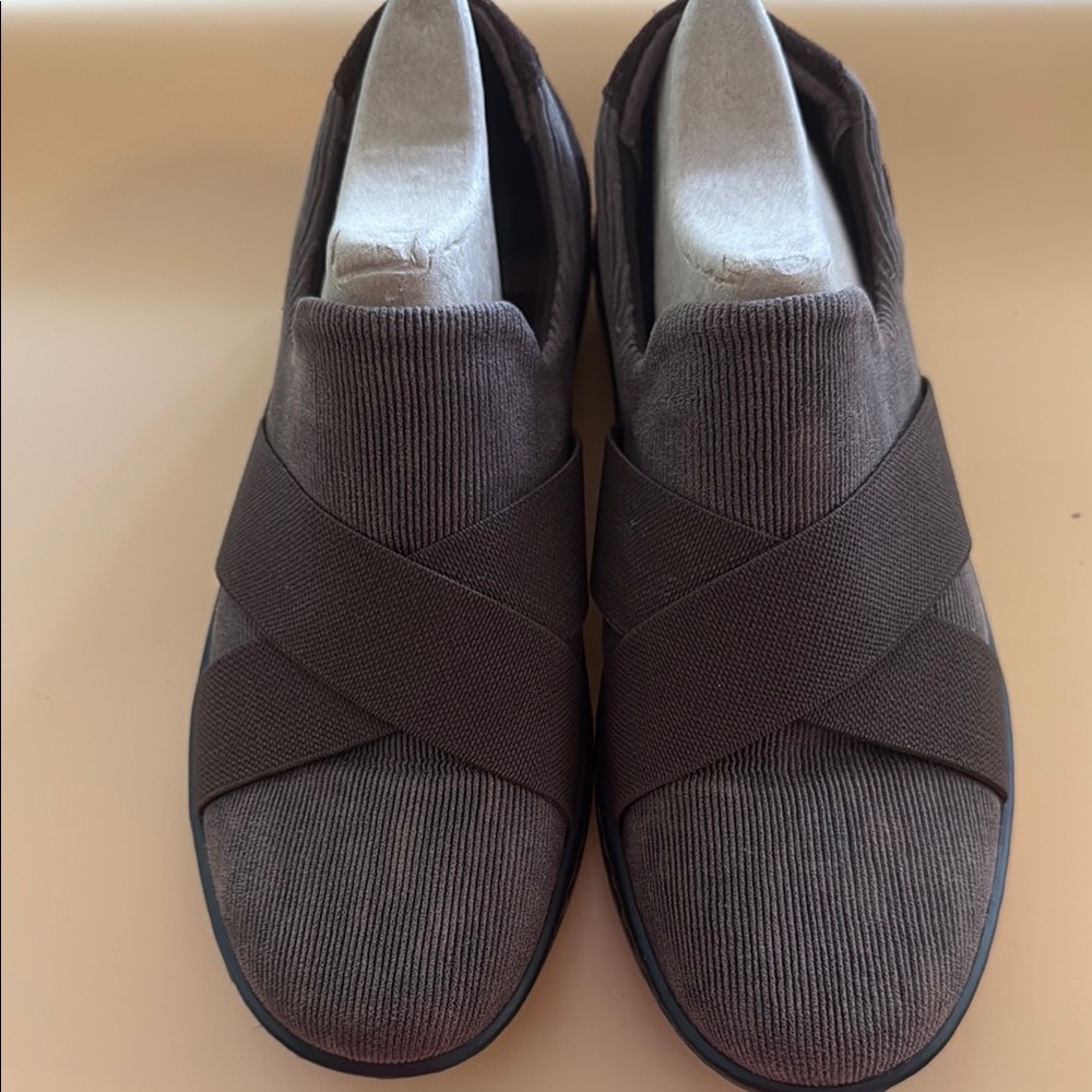 Born Banshee New without Tags Women's Brown Comfort Slip-On Shoes 10M